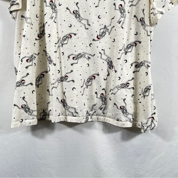 Torrid Dancing Santa Skellies Whisper White V-Neck Tee - Picture 3 of 7
